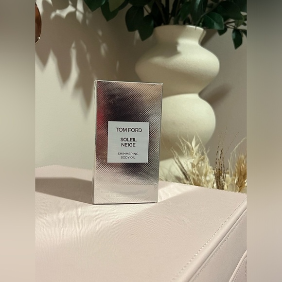 Tom Ford Other - TOM FORD • SOLEIL NEIGE - SHIMMERING BODY OIL